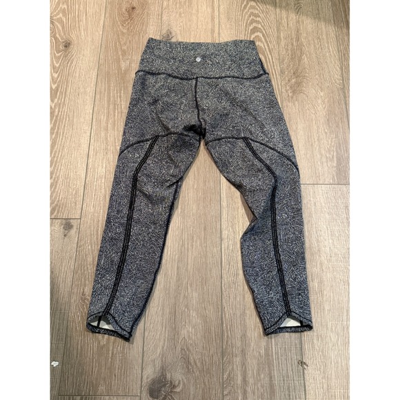 Lululemon High Rise 7/8 Leggings Black White Scribble Print Size 10 - Picture 2 of 7